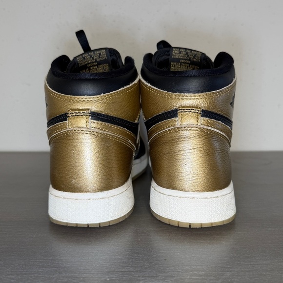 Nike Air Jordan 1 Retro High OG Black Metallic Gold GS 7Y Youth Teens Sneakers main image 2